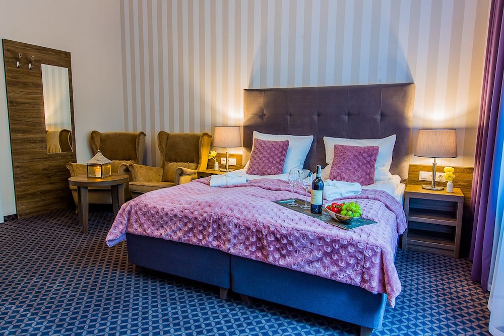Deluxe Double or Twin Room, Park View photo 3