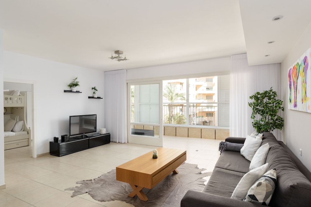 Family Apartment photo 1