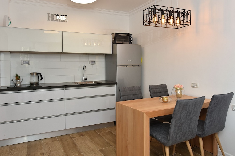 Premium Apartment, 1 Double Bed with Sofa bed, Lake View, Beachfront photo 2