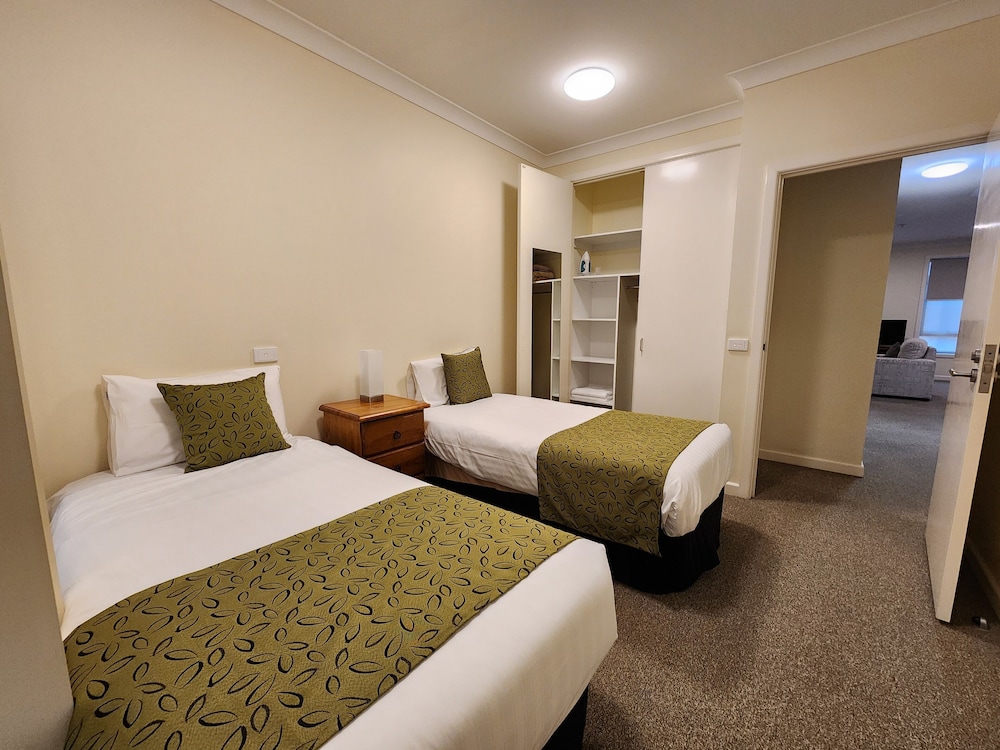 Comfort Apartment, 2 Bedrooms, Kitchen, Courtyard Area photo 3