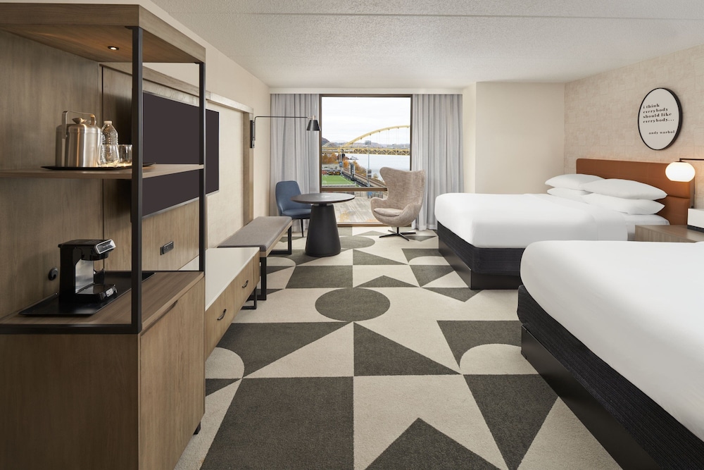 Room, 2 Queen Beds, City View - Photo 2