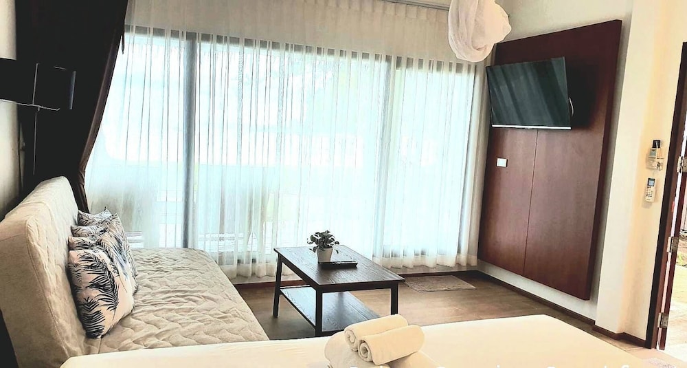 Beachfront Bungalow - Photo 9