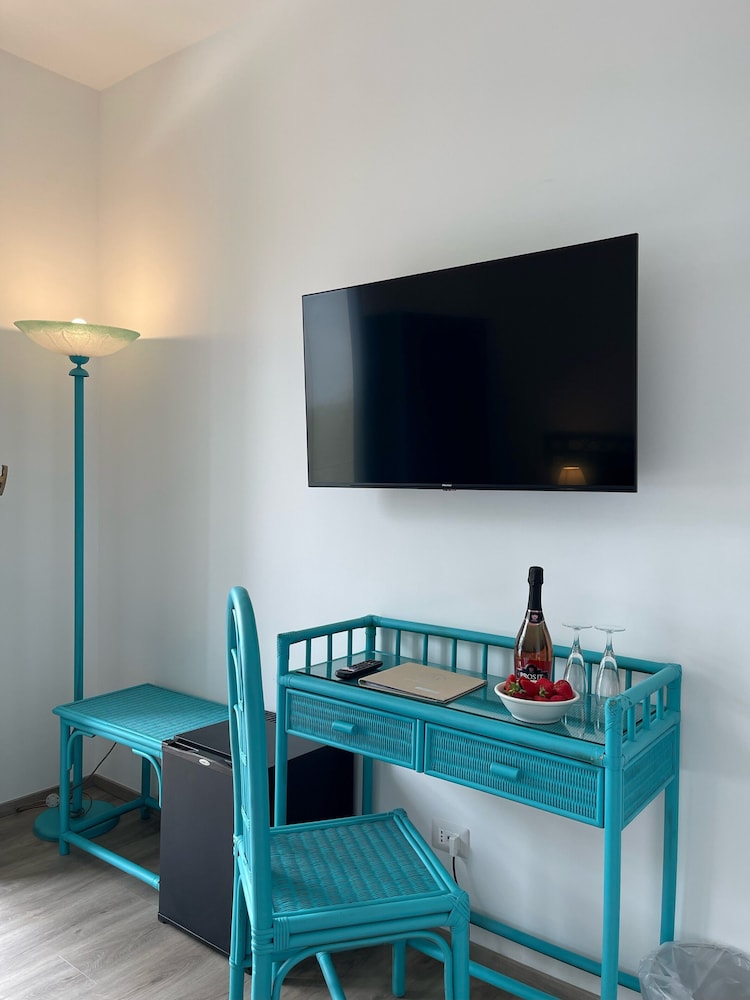 Superior Double or Twin Room, Sea View - Photo 4