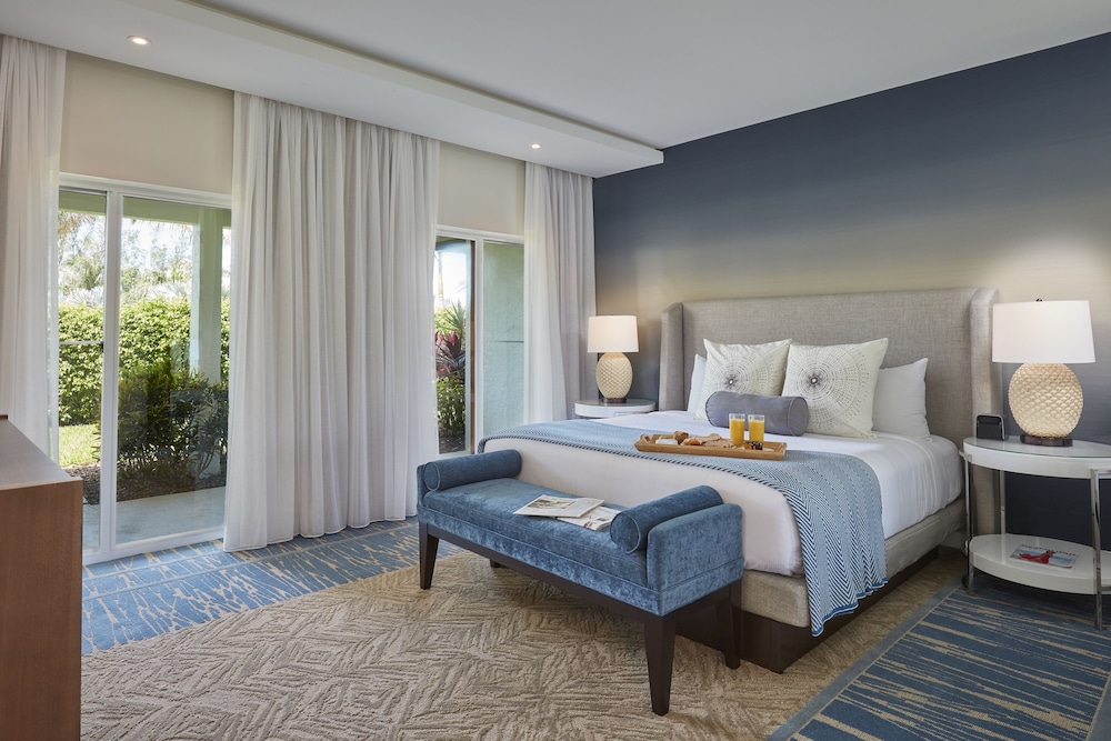 Suite, 1 King Bed (Villa) photo 3