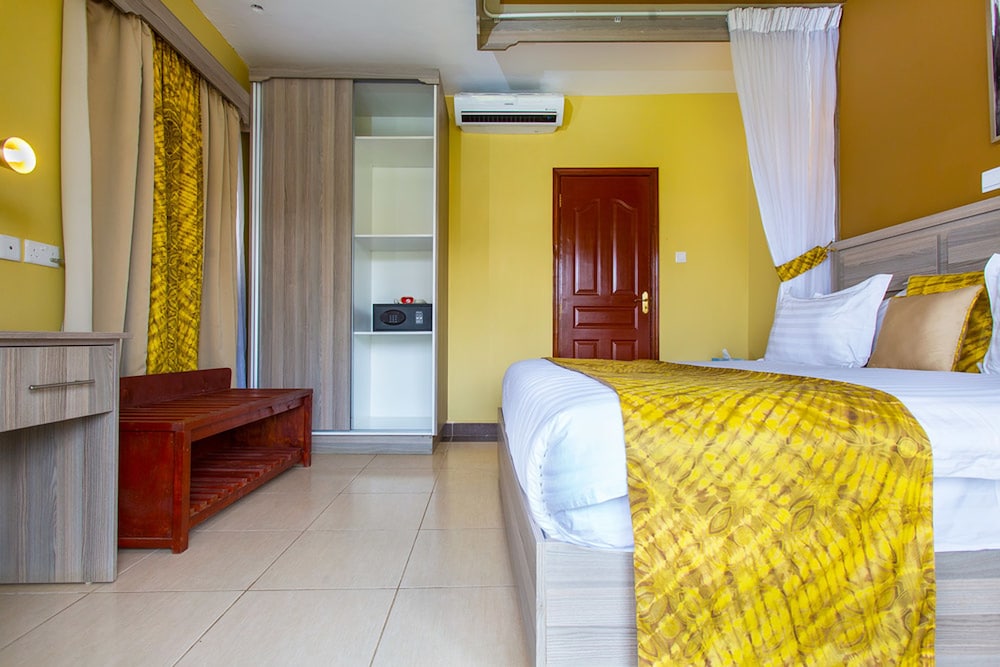 Presidential Suite, Refrigerator & Microwave, City View photo 2