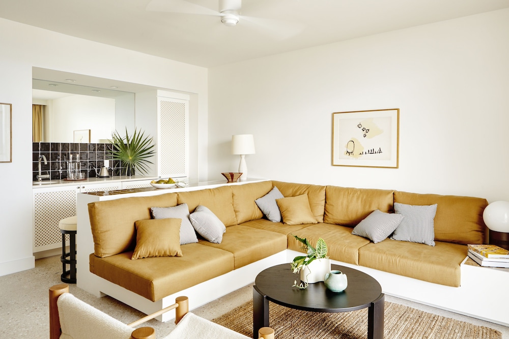 Deluxe Suite, 2 Double Beds (One Bedroom Oceanfacing Suite)