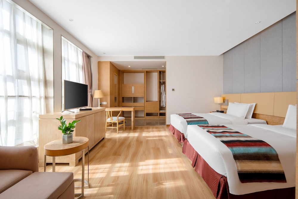 Deluxe Room, 2 Twin Beds - Photo 1