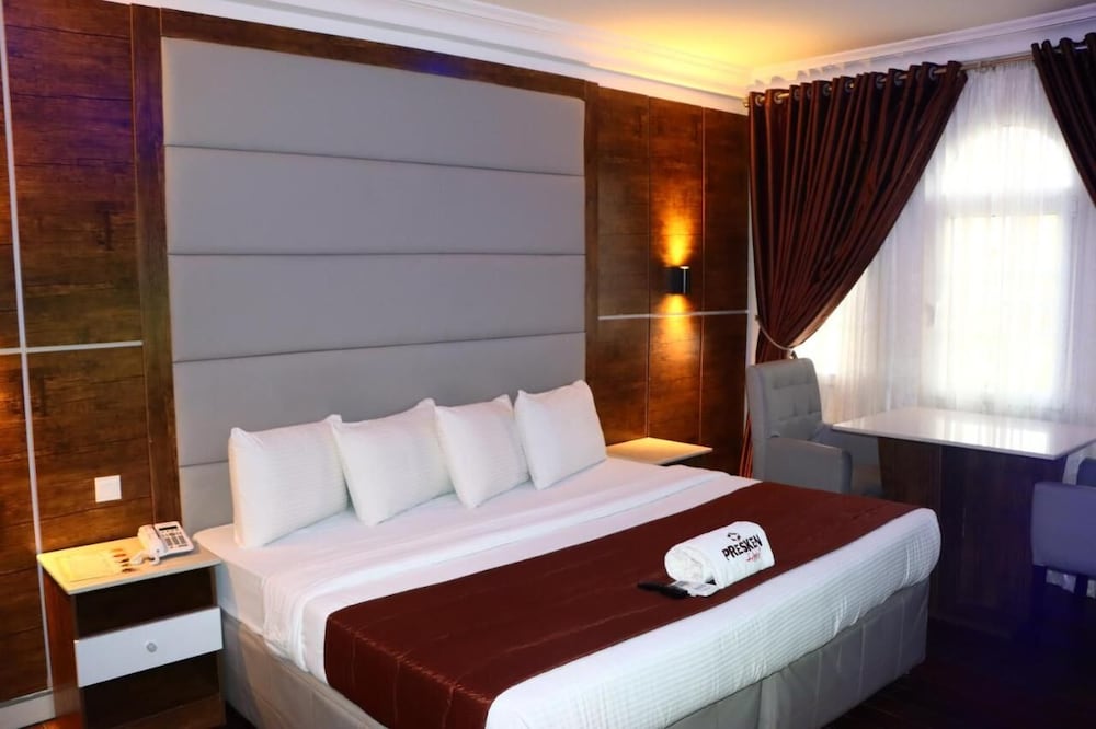 Executive Room photo 2