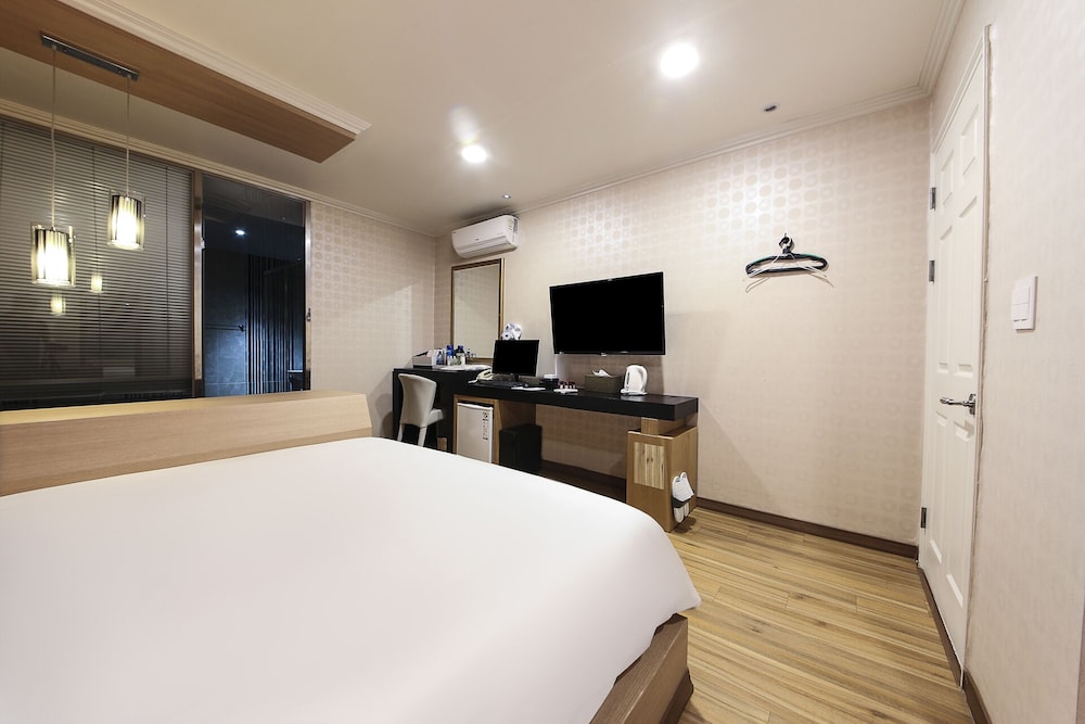 Premium Double Room photo 2