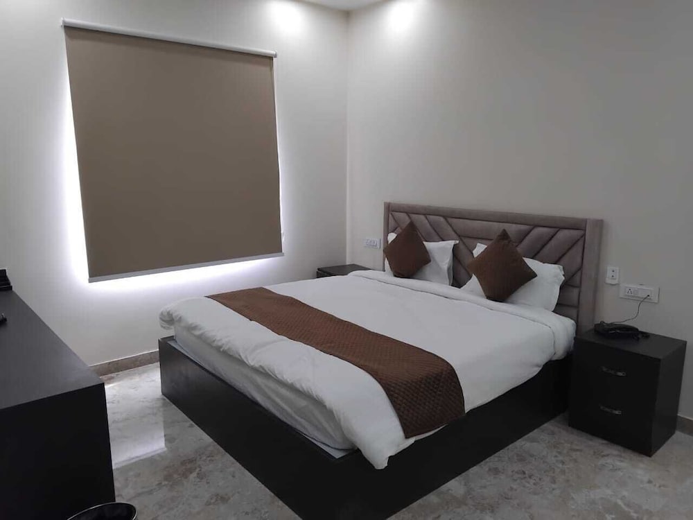 Executive Room - Photo 3
