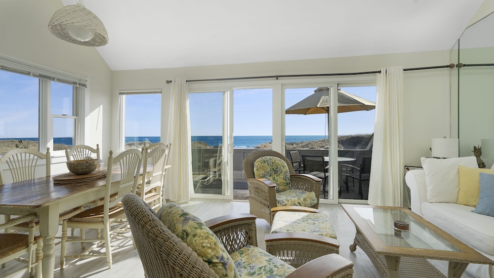 Ocean View 2BD Corner King and Queen