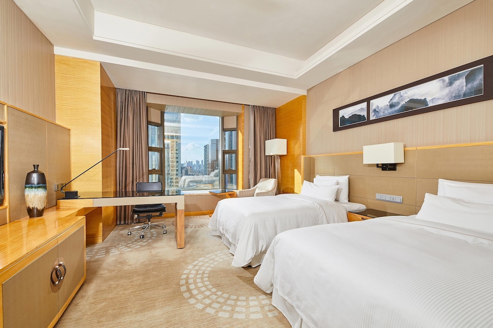 Club Room, 2 Double Beds, City View - Photo 3