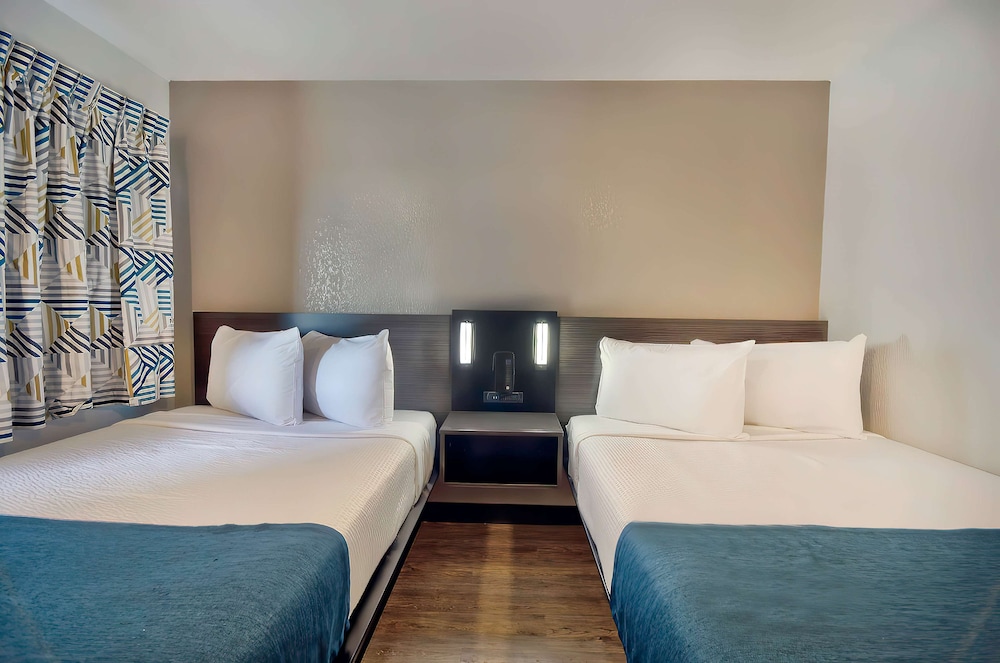 Standard Room, 2 Double Beds, Non Smoking