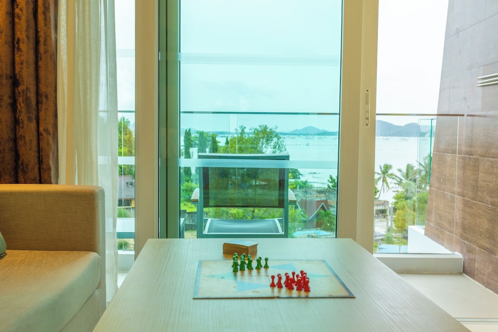 Basic Condo photo 3