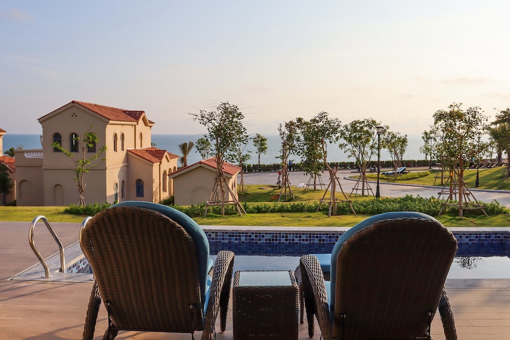 Room, 1 King Bed, Private Pool (Residence)