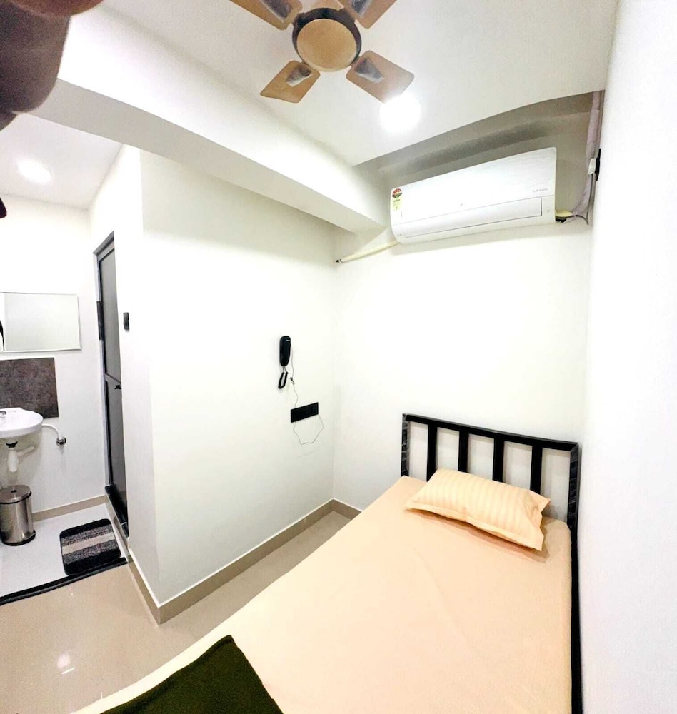 Senior Single Room photo 1