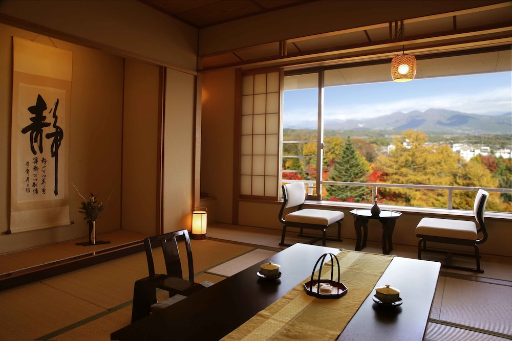 Top Floor Japanese Style Room -12 Tatami-Mats With Fumikomi(Tokonoma), Non Smoking photo 1