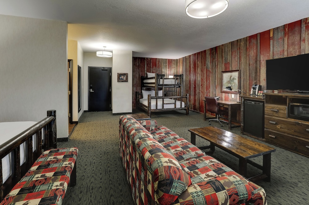 Expanded King with Bunk Bed photo 1