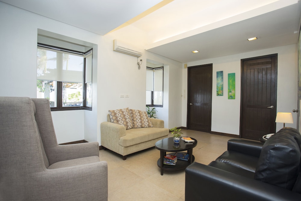 Suite - Photo 5