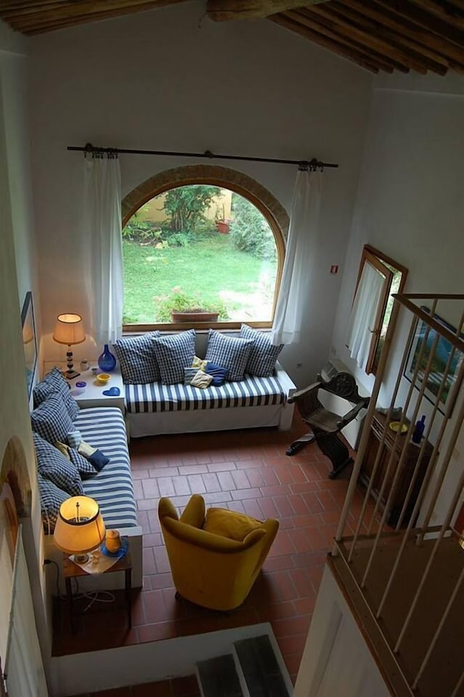 Studio, 1 Queen Bed (Primula)