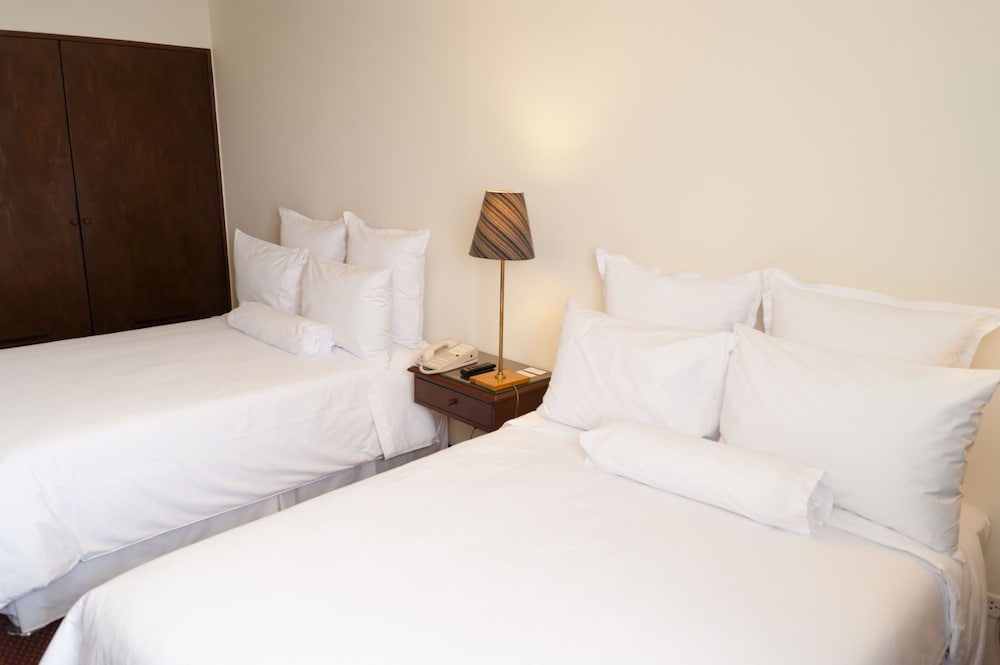 Standard Twin Room - Photo 7