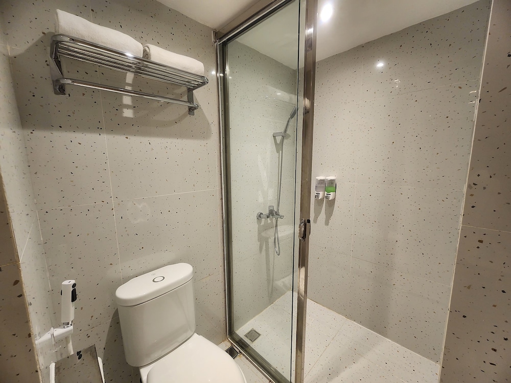 Deluxe Double Room, 1 King Bed photo 2