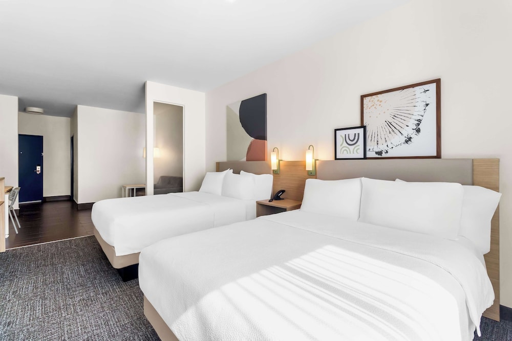 Room, 2 Queen Beds, Accessible (Hearing) - Photo 1
