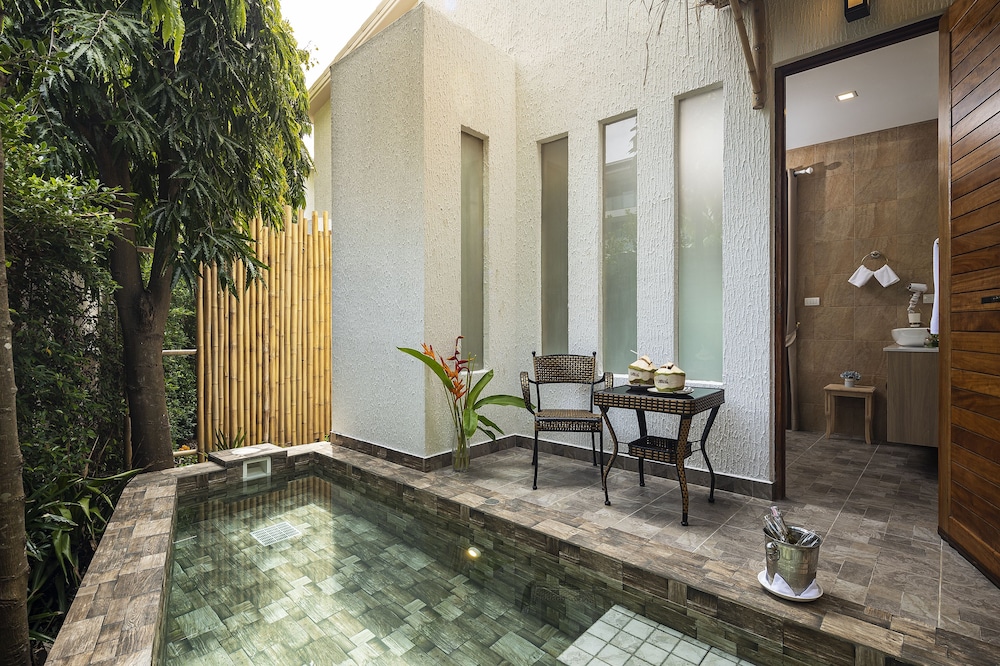 Deluxe Private Plunge Pool Villa - Photo 9