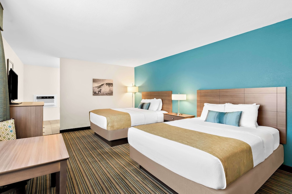 Standard Room, 2 Queen Beds, Non Smoking, Refrigerator & Microwave photo 1