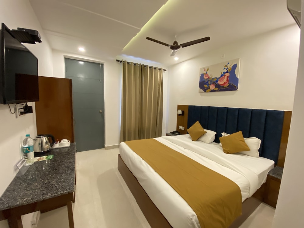 Deluxe Double or Twin Room, 1 Double Bed, Mountain View