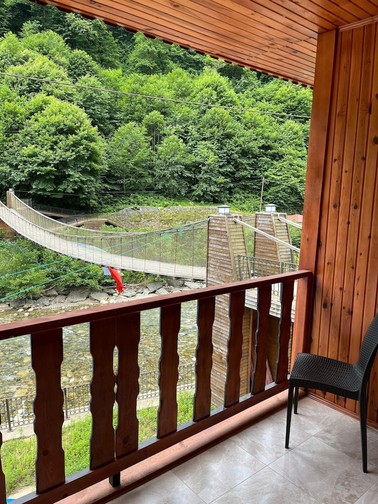 Classic Room, 1 Double Bed, Non Smoking, Mountain View photo 2