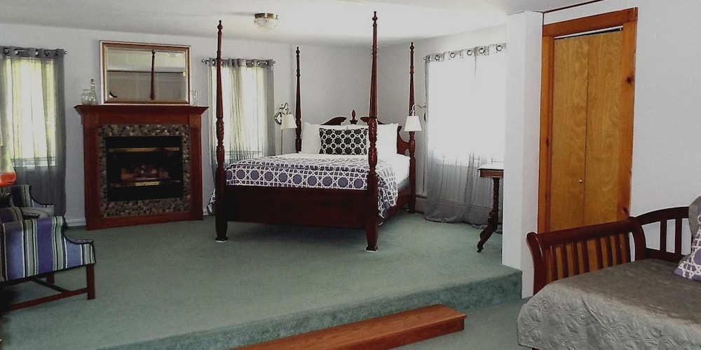 Otter Creek Suite, 1 Queen Bed, 1 Trundle with Twin over Twin photo 3