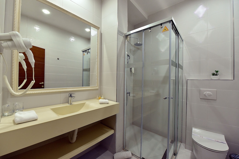 Standard Twin Room - Photo 5