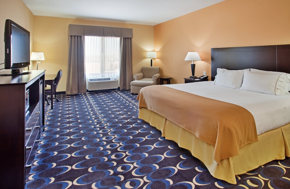 Suite, 1 King Bed, Accessible Bathtub