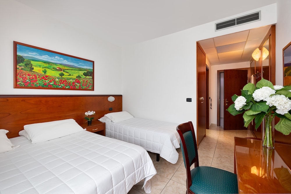 Classic Triple Room photo 1