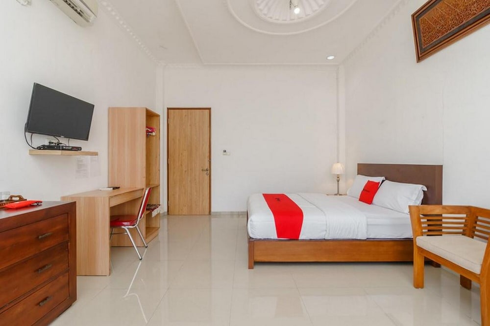 Premium Room (RedDoorz) - Photo 5