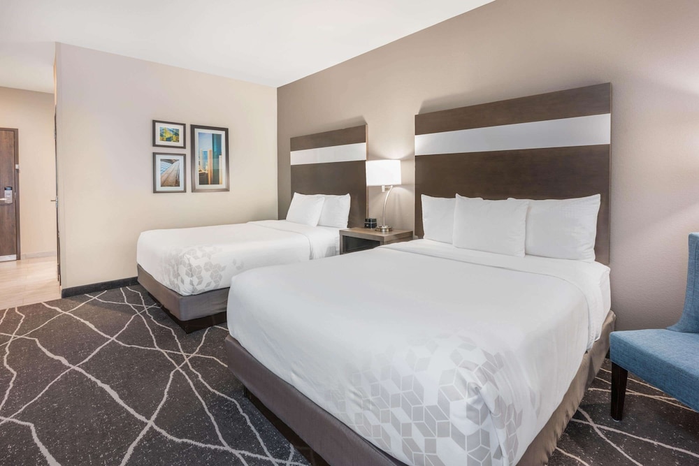 Deluxe Room, 2 Queen Beds, Non Smoking