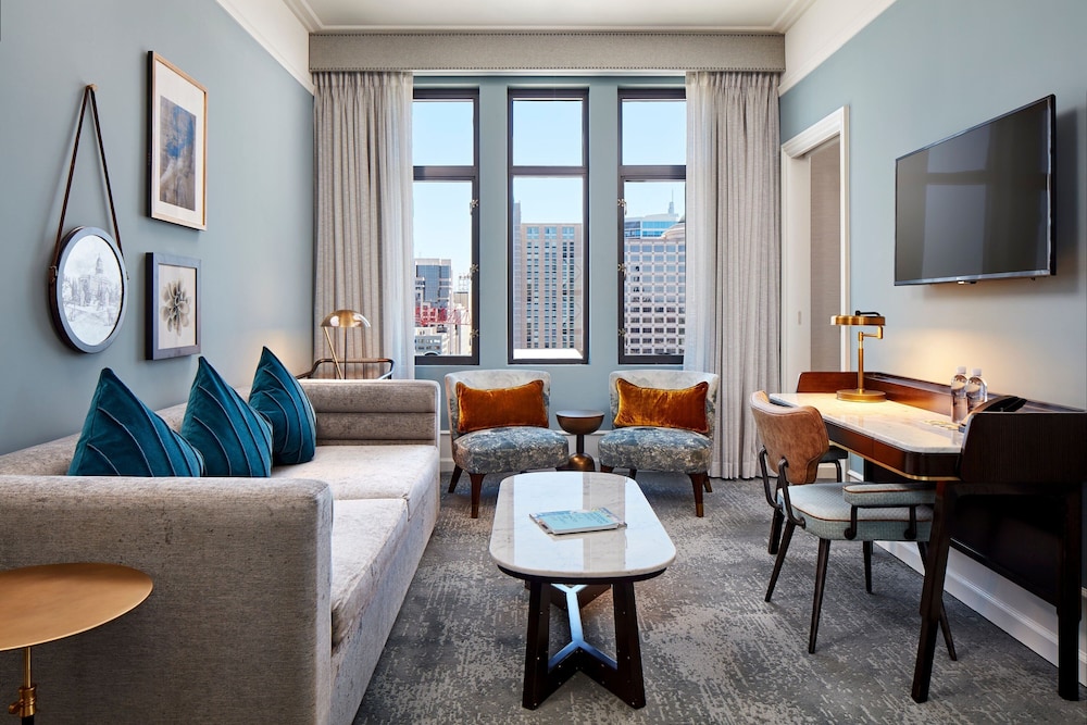 Suite, 1 Bedroom - Photo 1