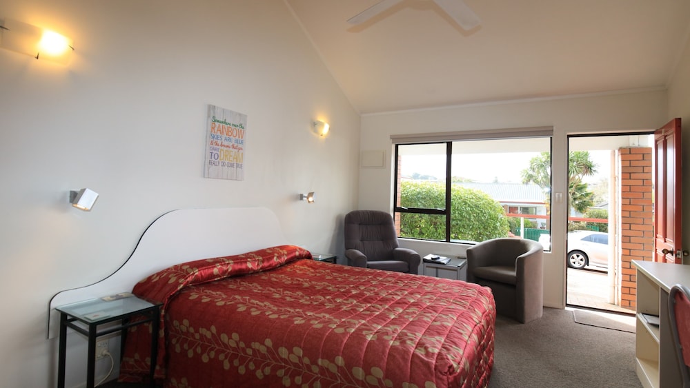 Standard Studio, Non Smoking, Jetted Tub (Studio with Spa Bath) photo 1