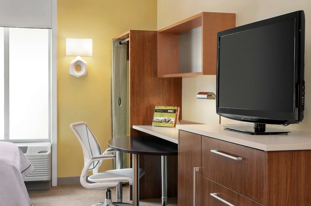 Studio, 2 Queen Beds, Accessible, Bathtub