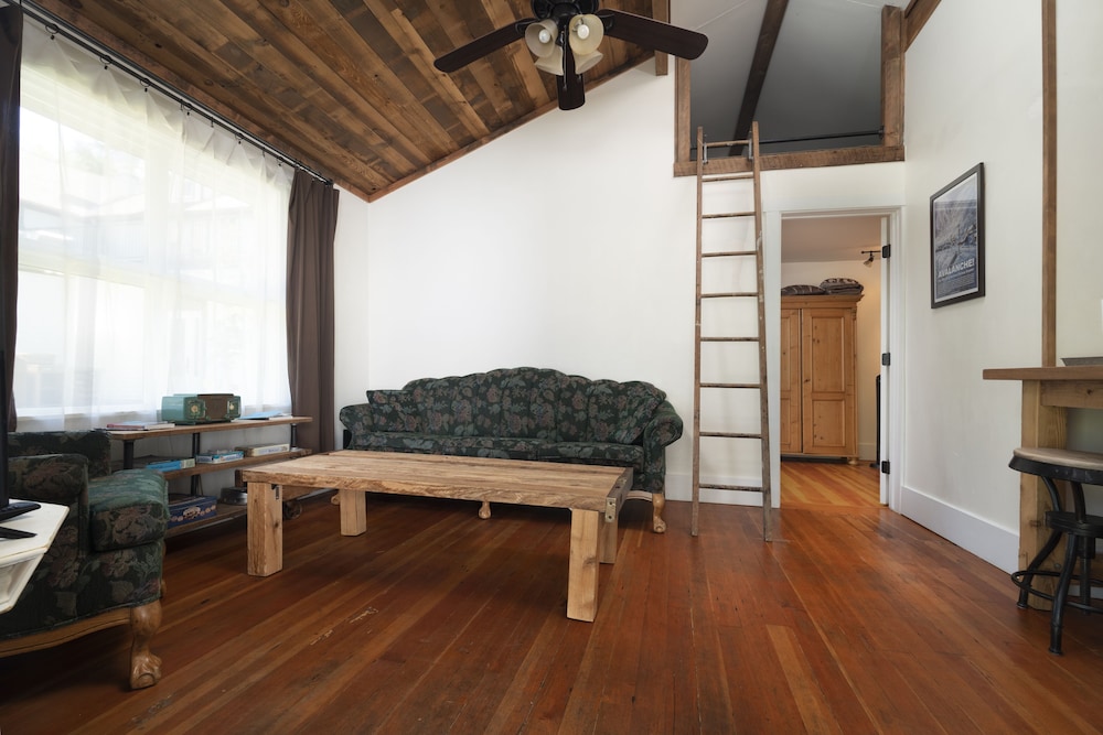 Historic Bush House Cottage photo 1