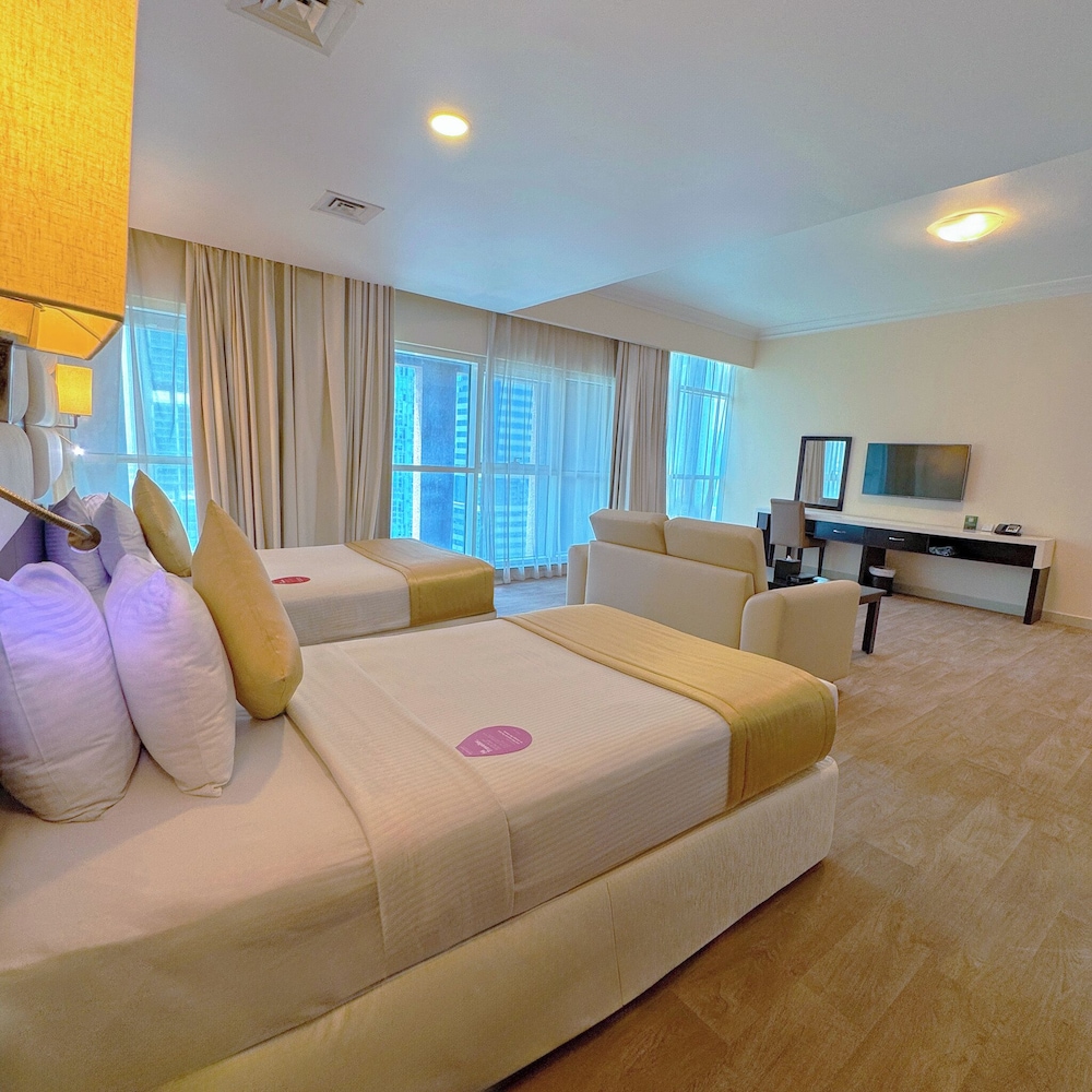 Executive Twin Room with Burj Khalifa View photo 3