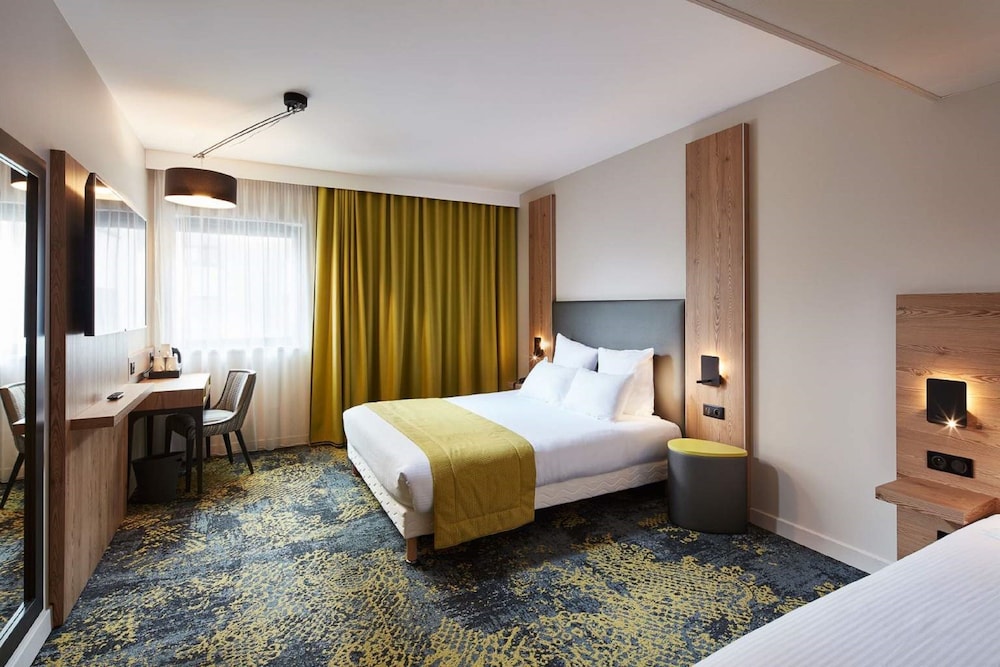 Triple Room, 1 Queen Bed with Sofa bed
