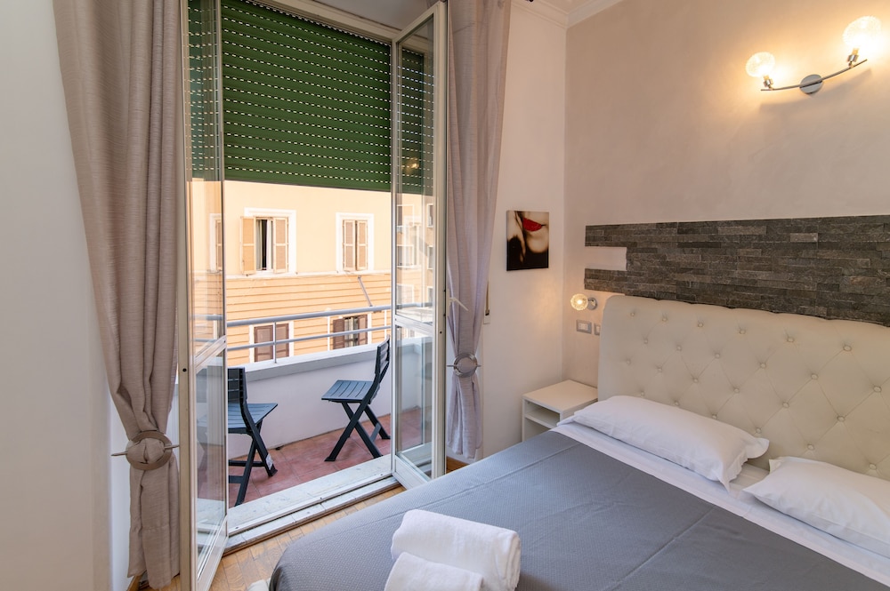 Panoramic Room