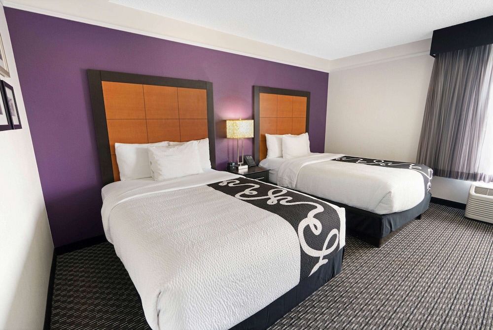 Deluxe Suite, 2 Double Beds, Non Smoking (Courtyard/Pool View) - Photo 5