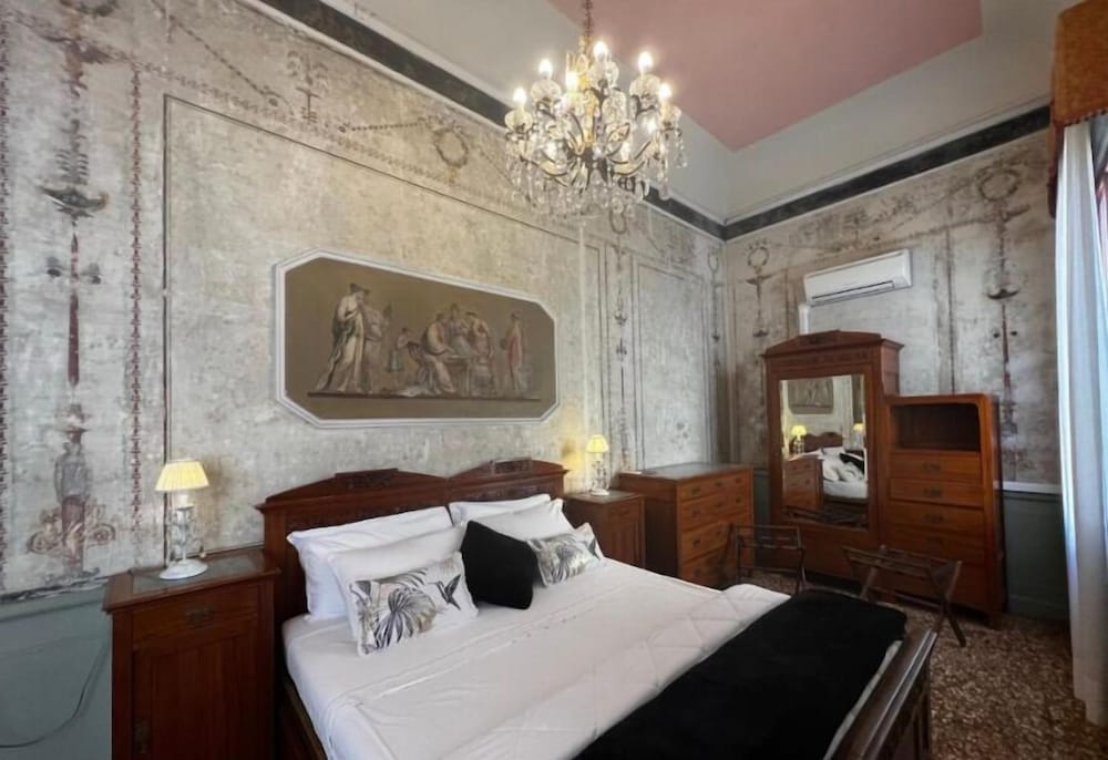 Superior Suite photo 1