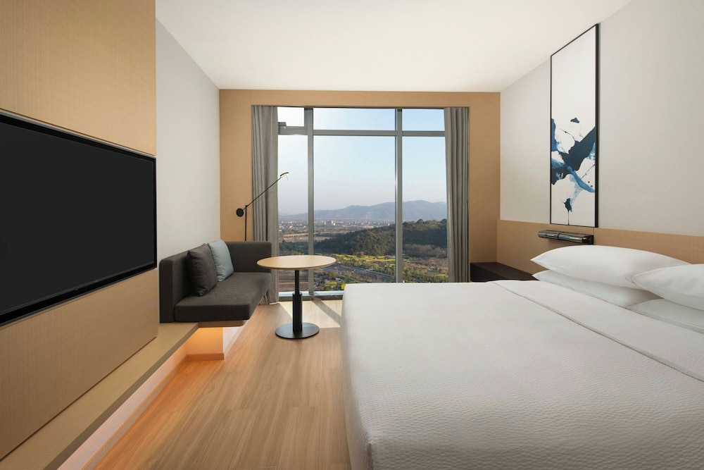 Superior Room, 1 King Bed