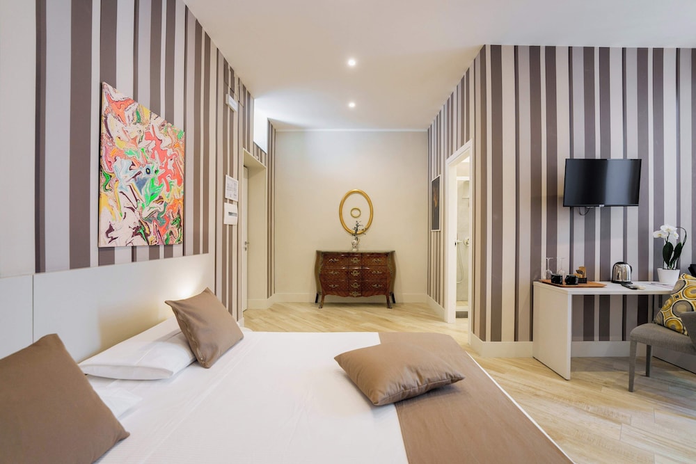 Deluxe Quadruple Room, 1 Queen Bed with Sofa bed, Tower
