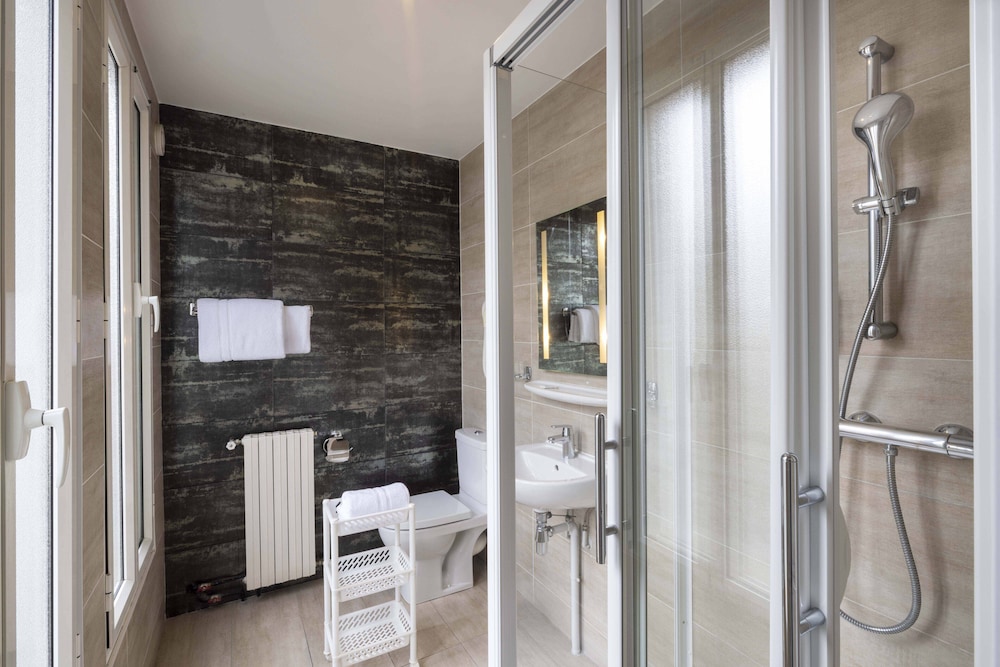 Superior Double Room - Photo 2
