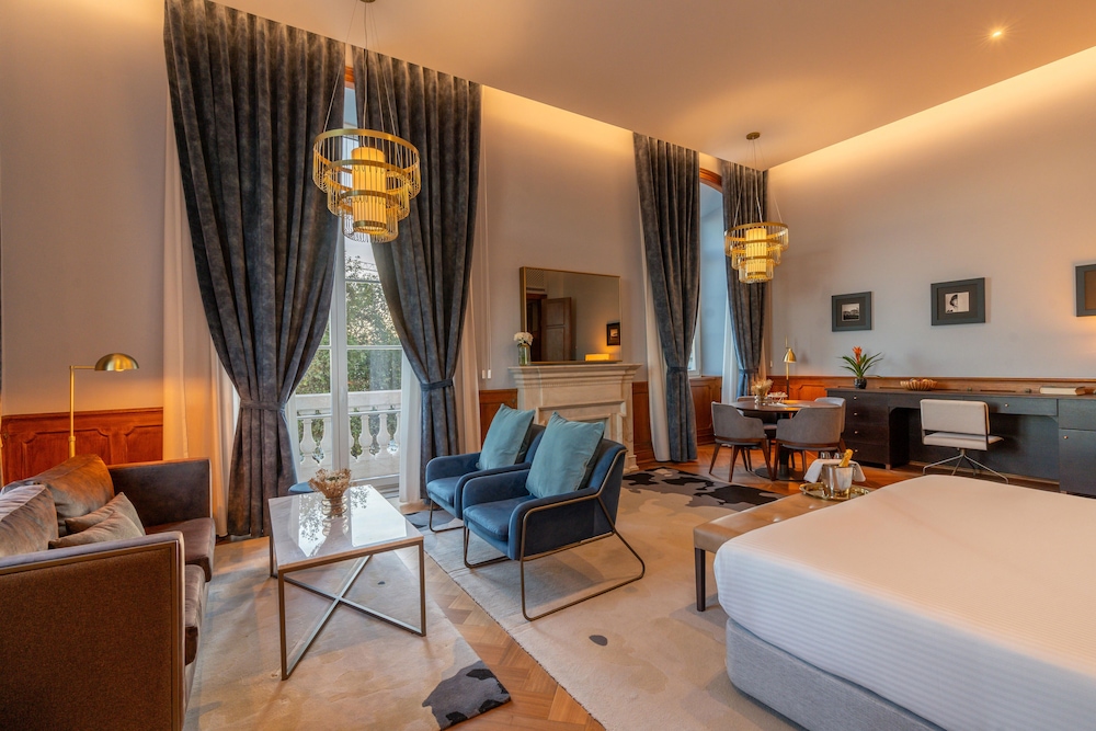 Master Suite, River View thumbnail 5